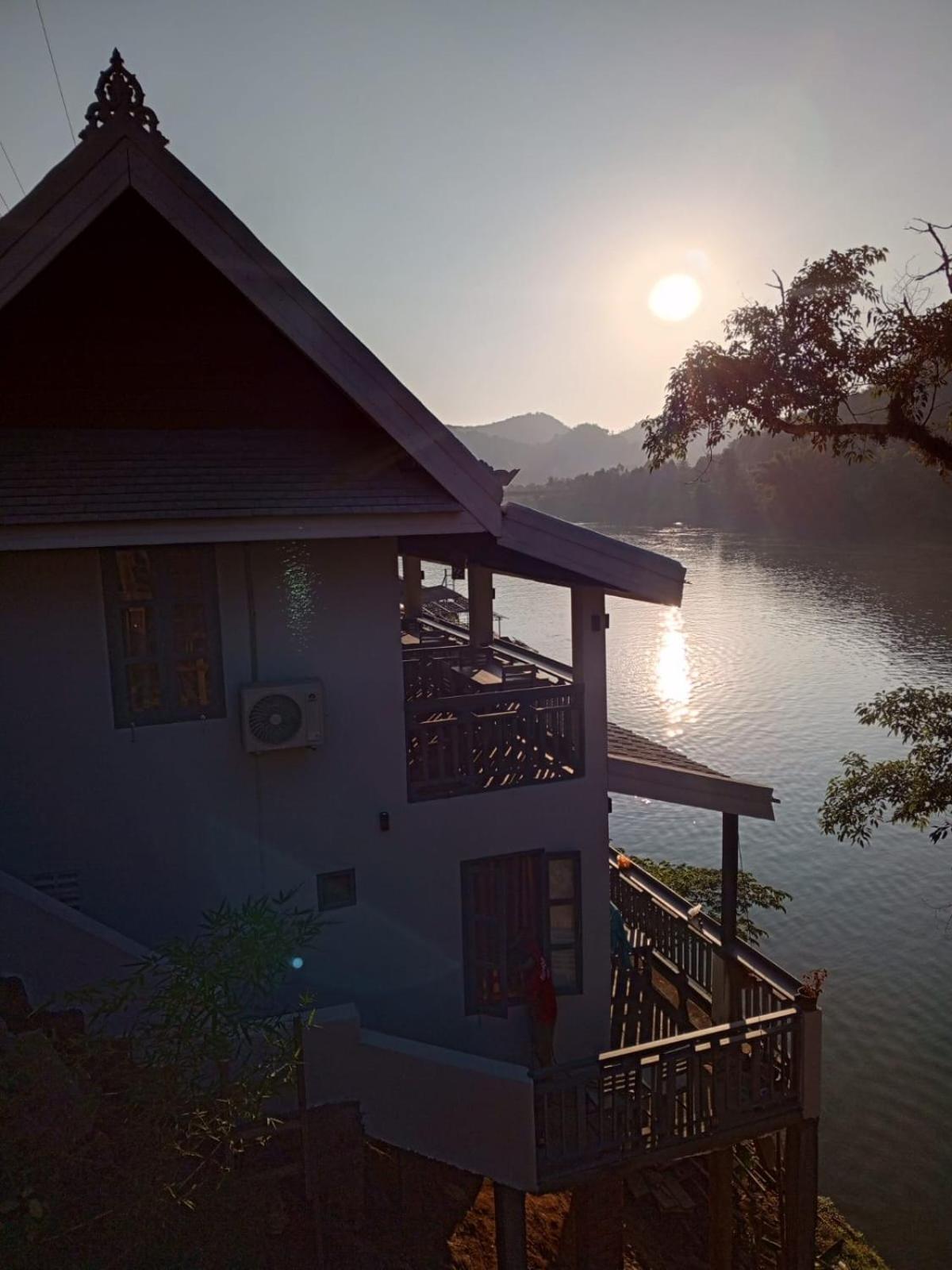 Nongkhiaw Dokchampa River View Villa מראה חיצוני תמונה