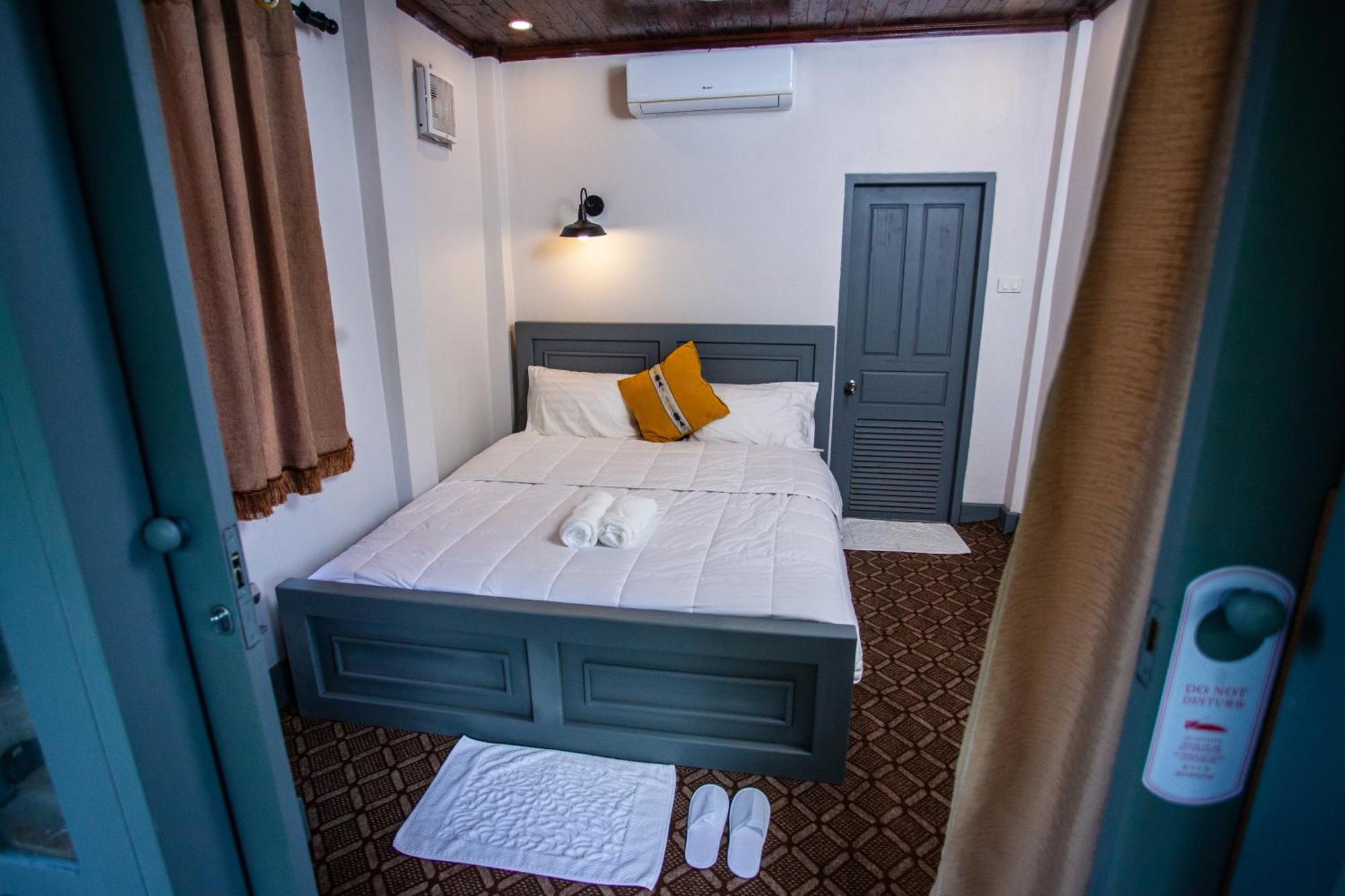 Nongkhiaw Dokchampa River View Villa מראה חיצוני תמונה