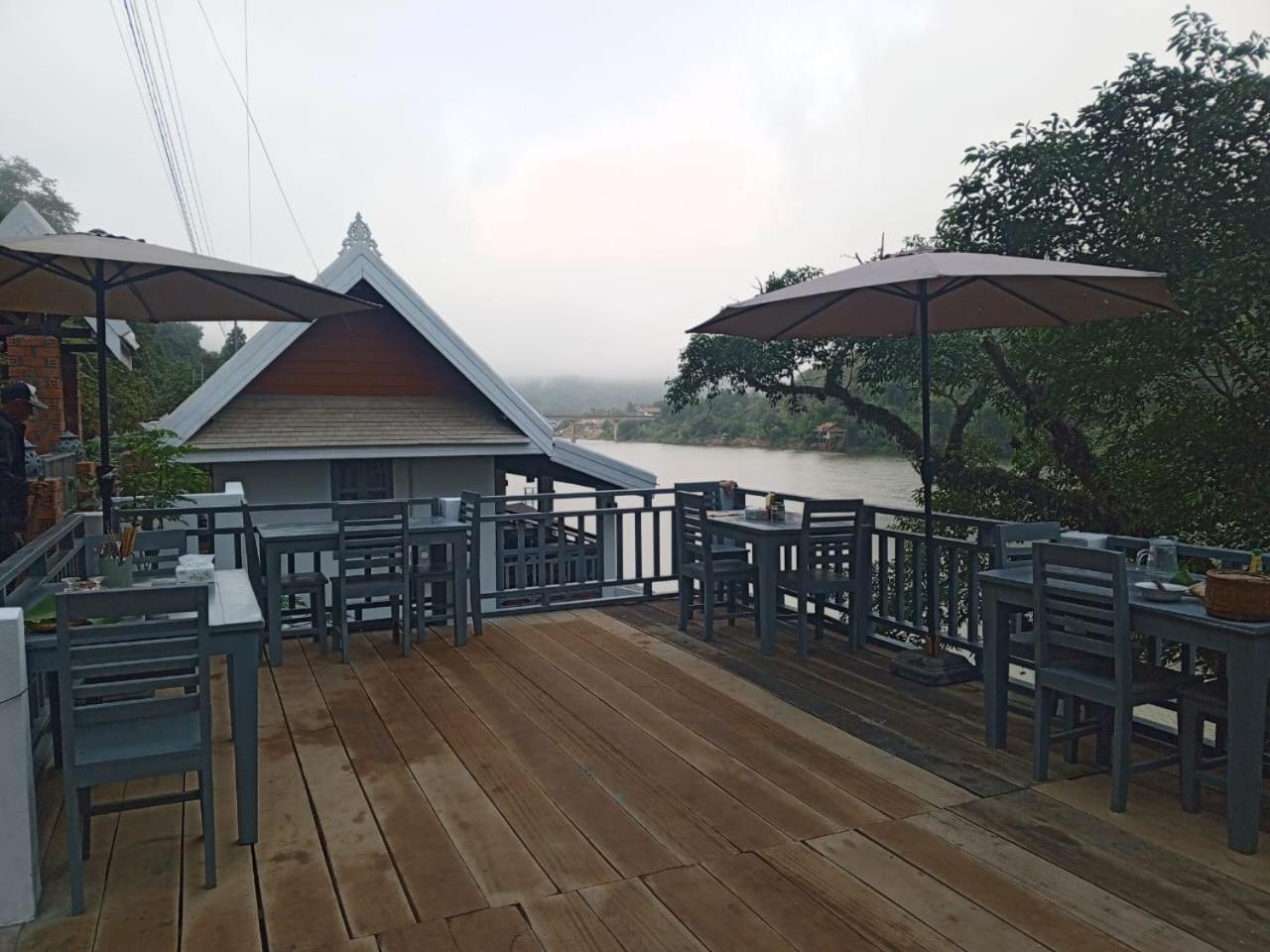 Nongkhiaw Dokchampa River View Villa מראה חיצוני תמונה